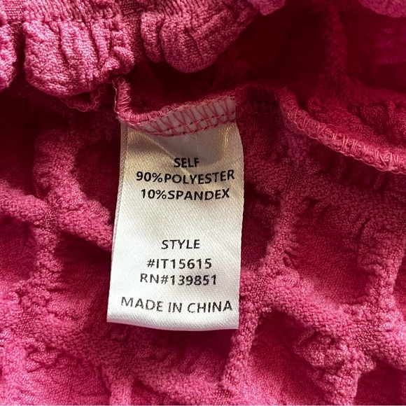 Oddy Women's Pink Bubble Top Short Sleeves Mock Turtle Neck Size Small NWT - Picture 8 of 8